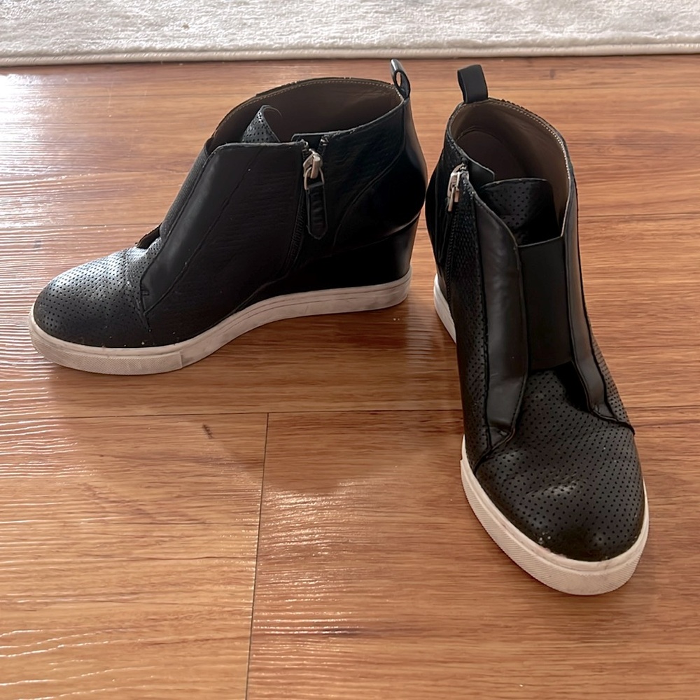 Linea Paolo Anna Wedge Sneaker Size 6.5 Black